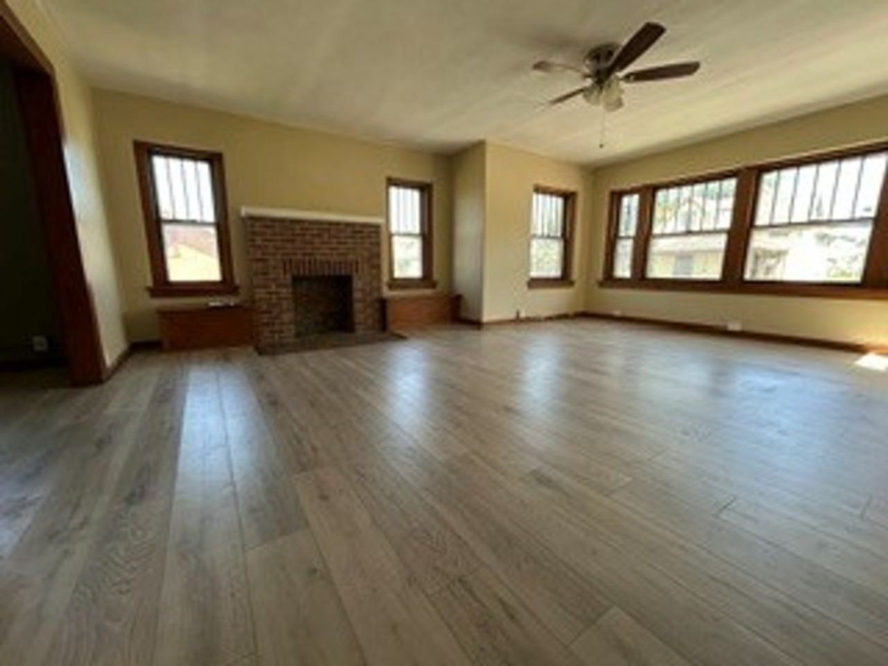 119 S A St #4 - Photo 3 of 10