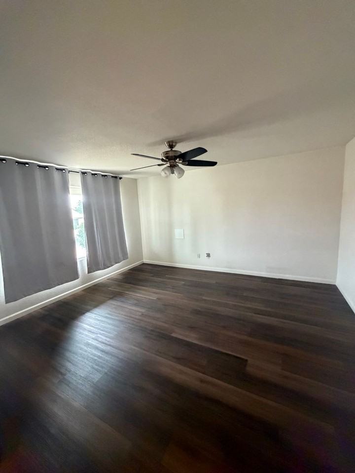 1118 Katherine Dr - Photo 3 of 21