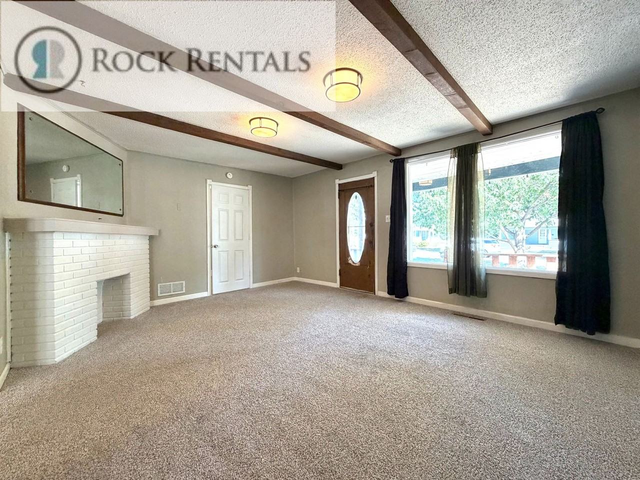 203 E 11th Ave - Photo 2 of 16