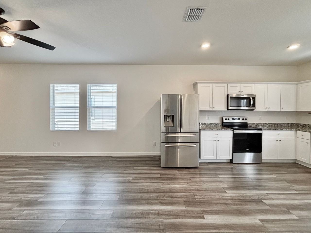 5227 Hickory Pl - Photo 3 of 17