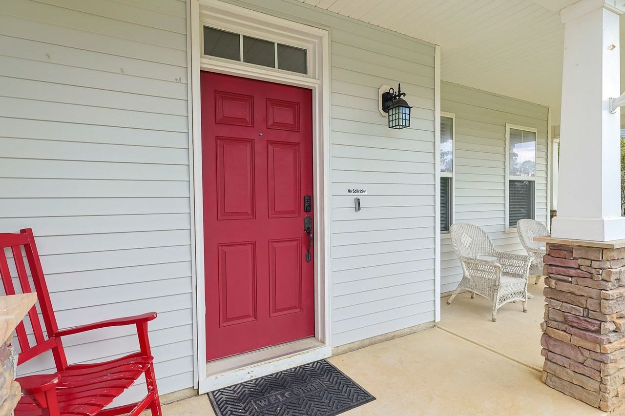 363 Heathrow Dr - Photo 2 of 23