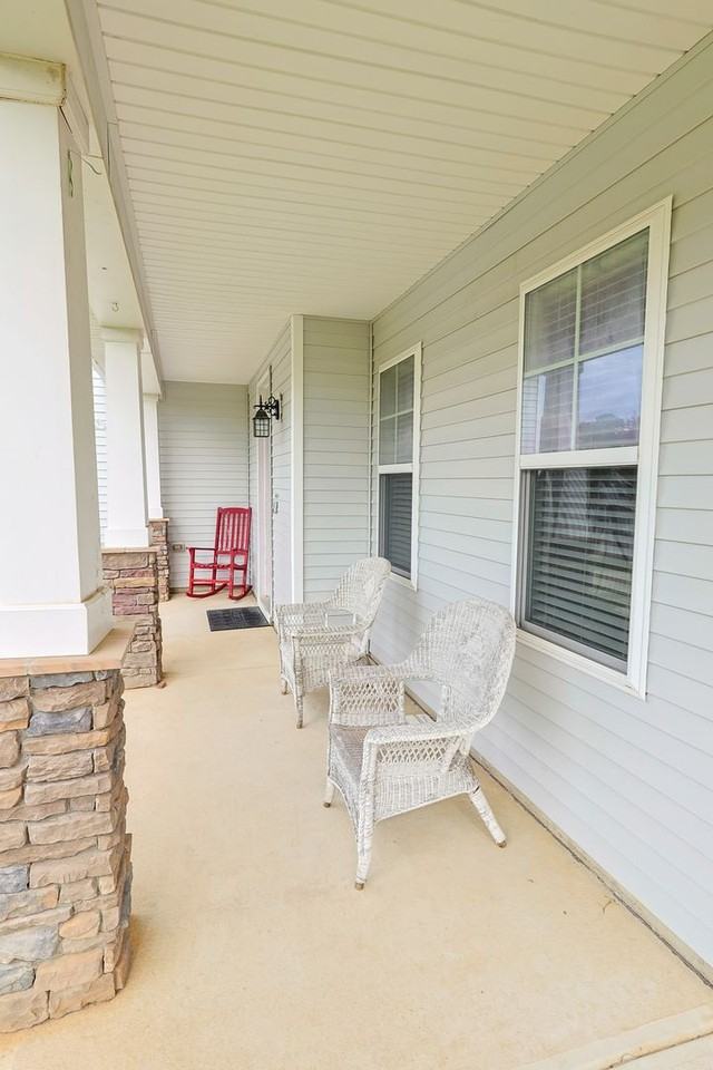 363 Heathrow Dr - Photo 3 of 23