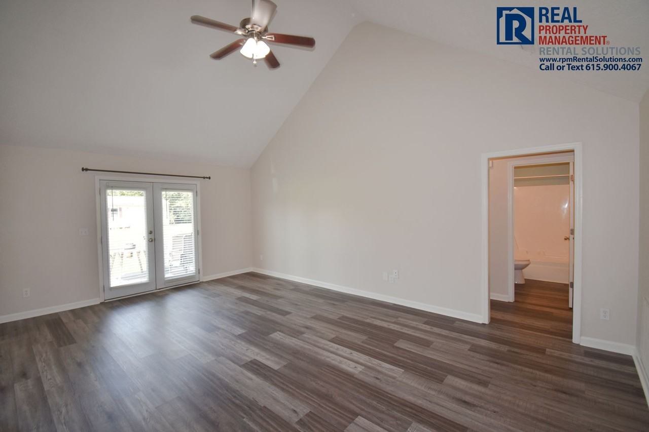 7403 Greenway Dr - Photo 2 of 17