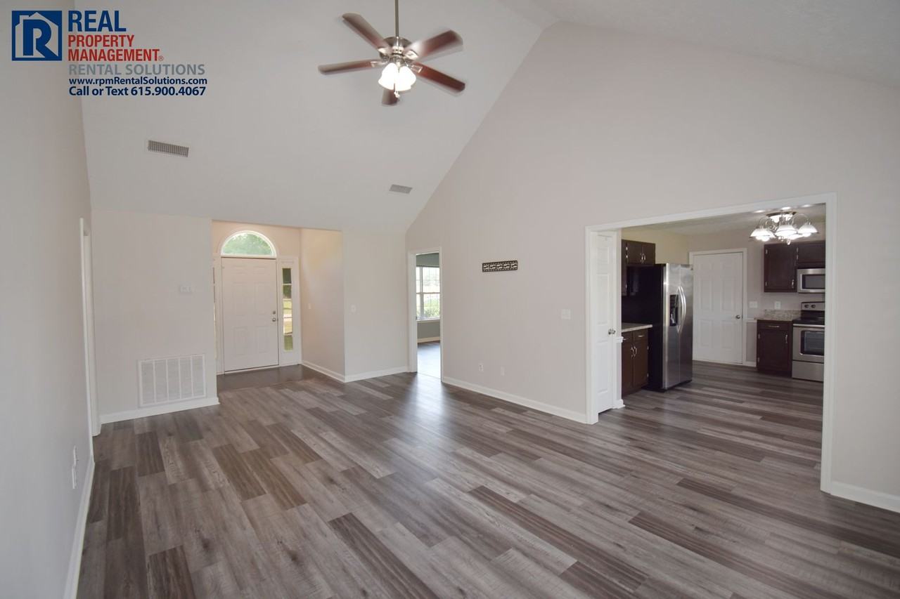 7403 Greenway Dr - Photo 3 of 17