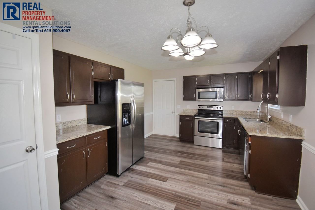 7403 Greenway Dr - Photo 4 of 17