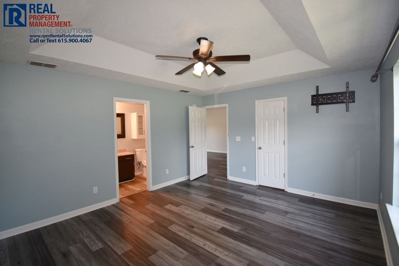 7403 Greenway Dr - Photo 7 of 17