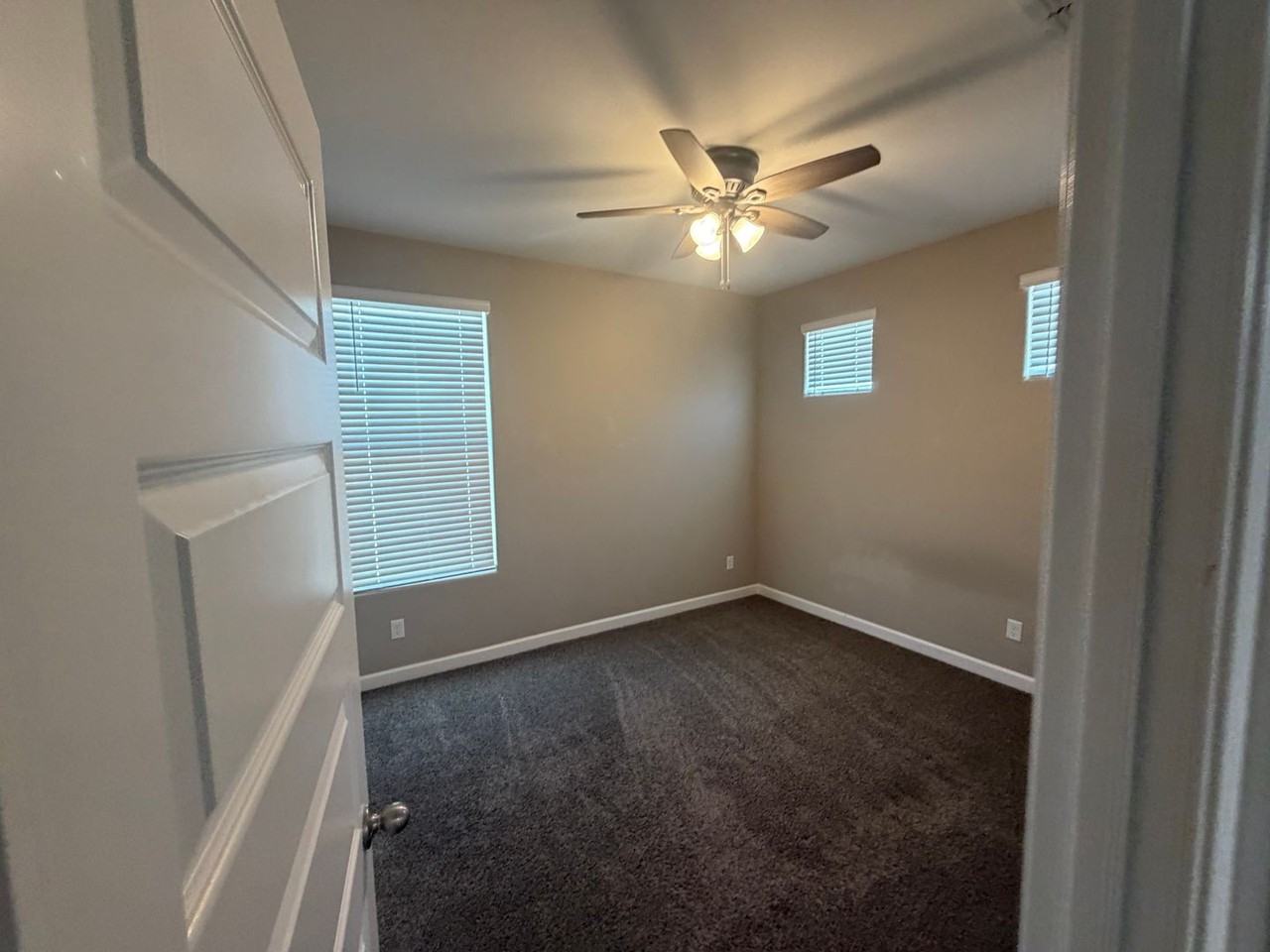 40946 W Hillman Dr - Photo 2 of 26