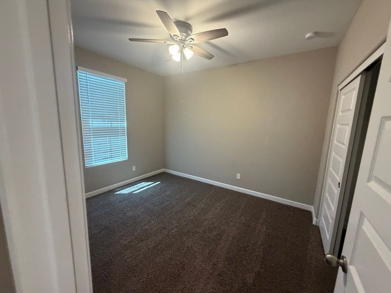 40946 W Hillman Dr - Photo 4 of 26