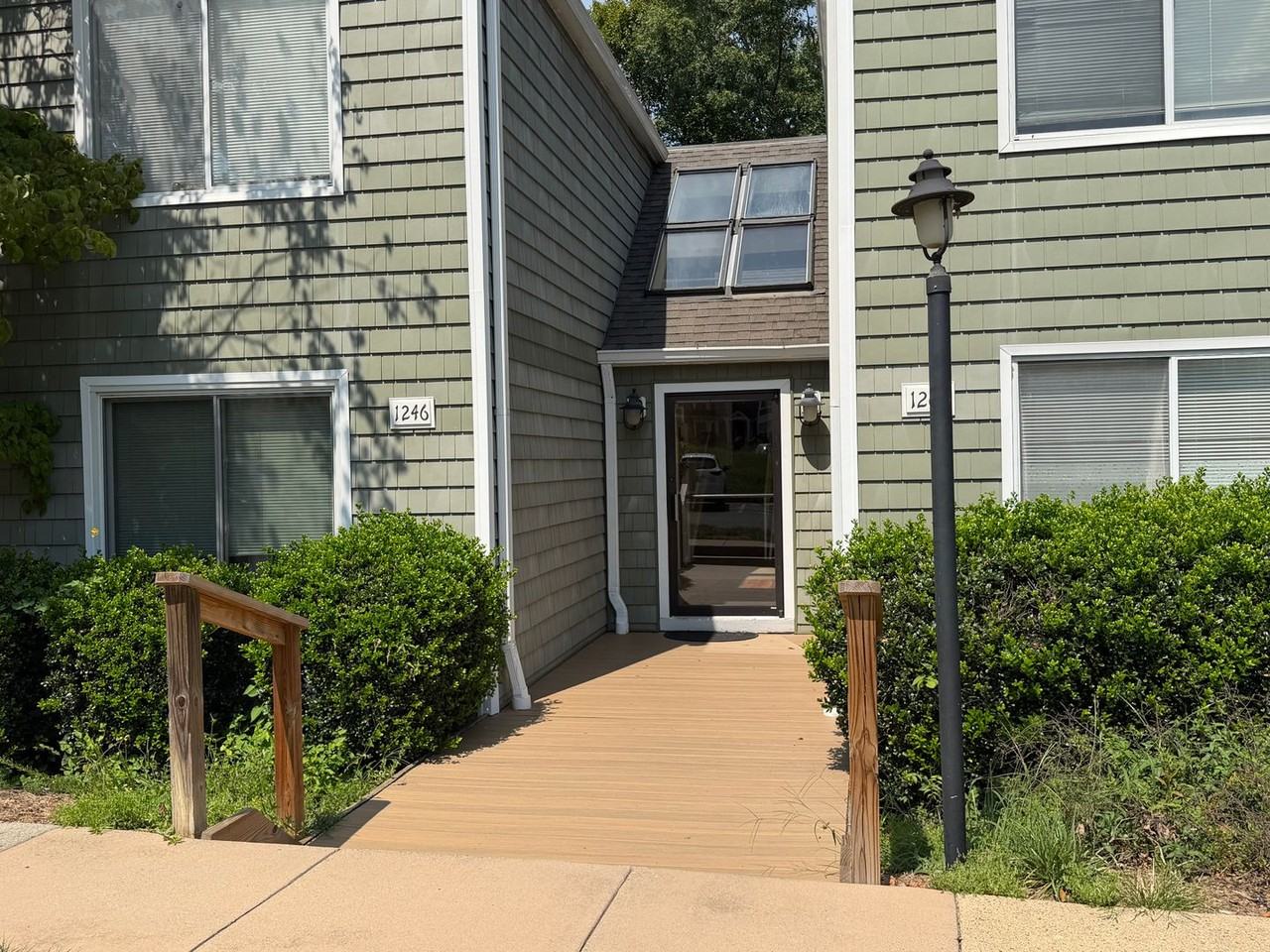 1250 Clifden Grn - Photo 2 of 28