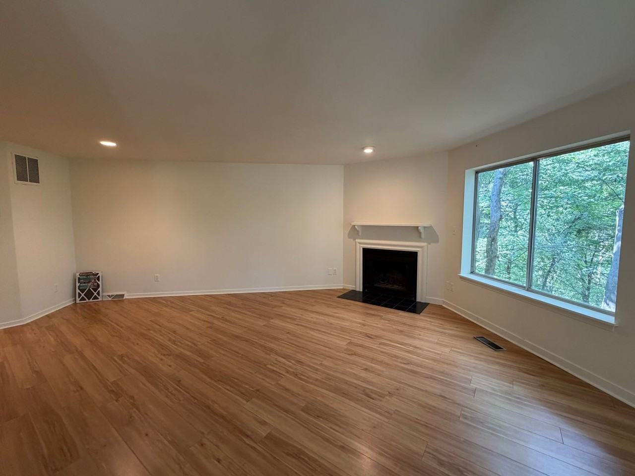 1250 Clifden Grn - Photo 5 of 28