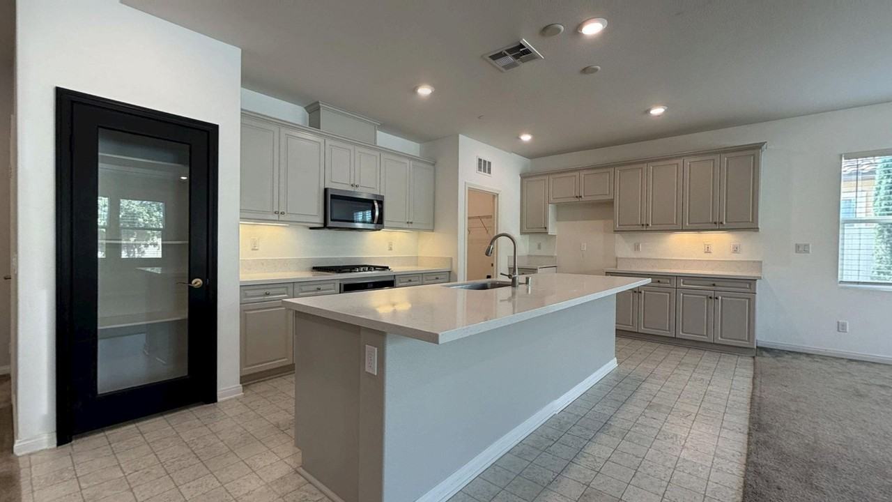 11074 Avalon Way - Photo 4 of 29