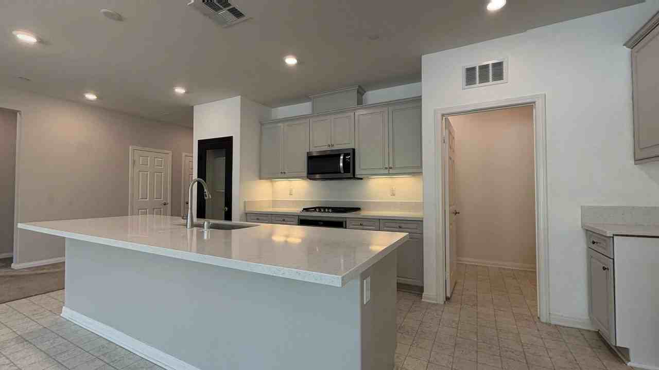 11074 Avalon Way - Photo 6 of 29