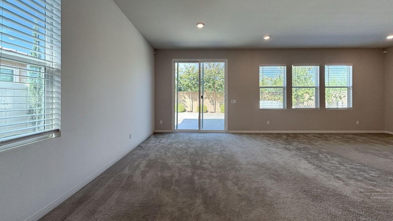 11074 Avalon Way - Photo 7 of 29