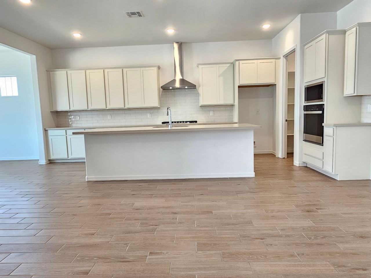 22668 E Starflower Dr - Photo 5 of 48