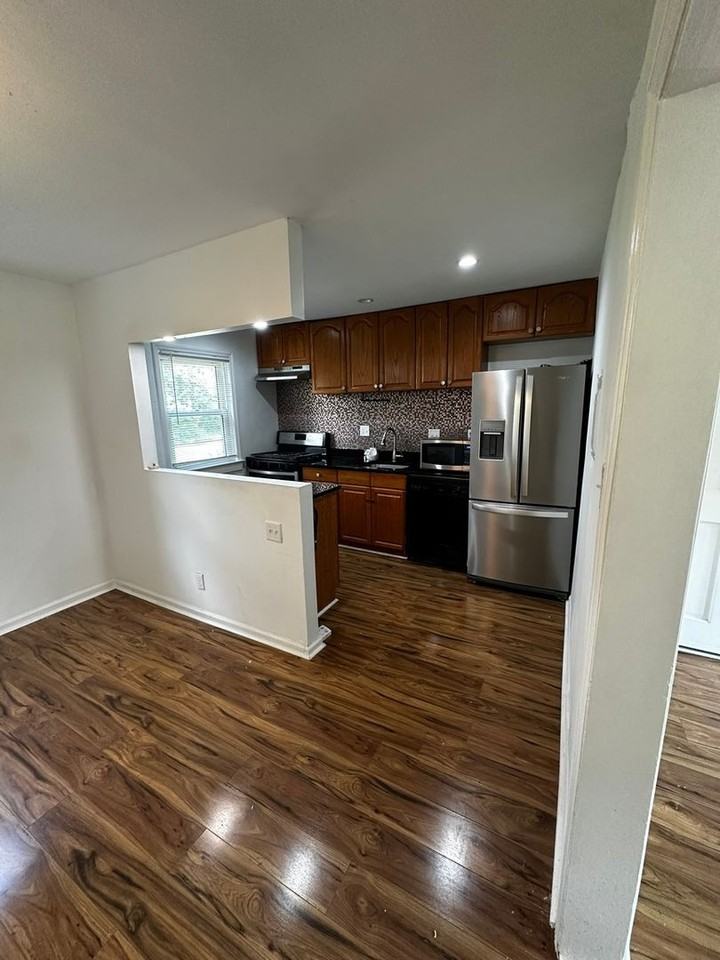 121 Cherry Parke - Photo 2 of 14