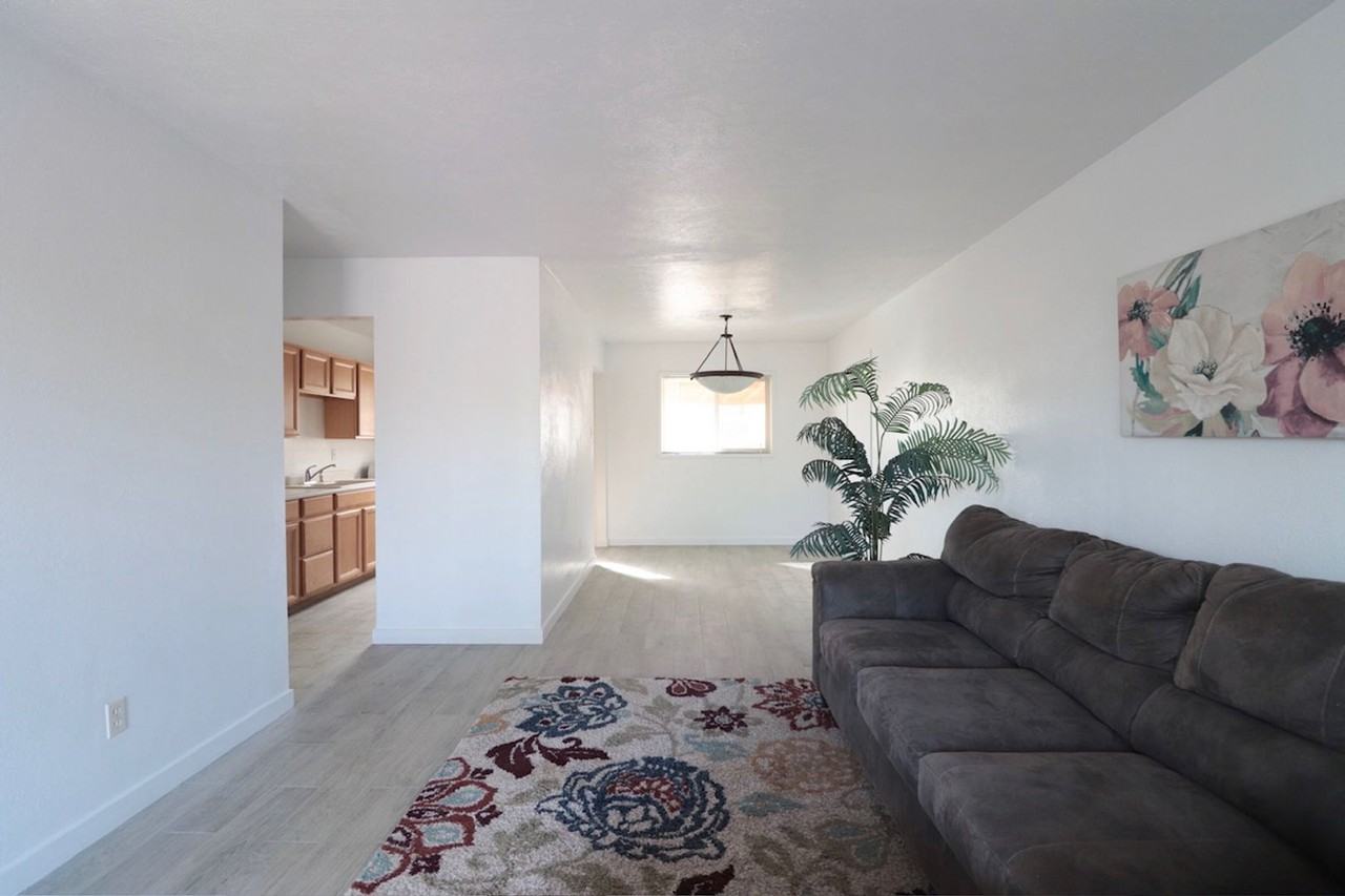 1123 Betts St Ne - Photo 3 of 13