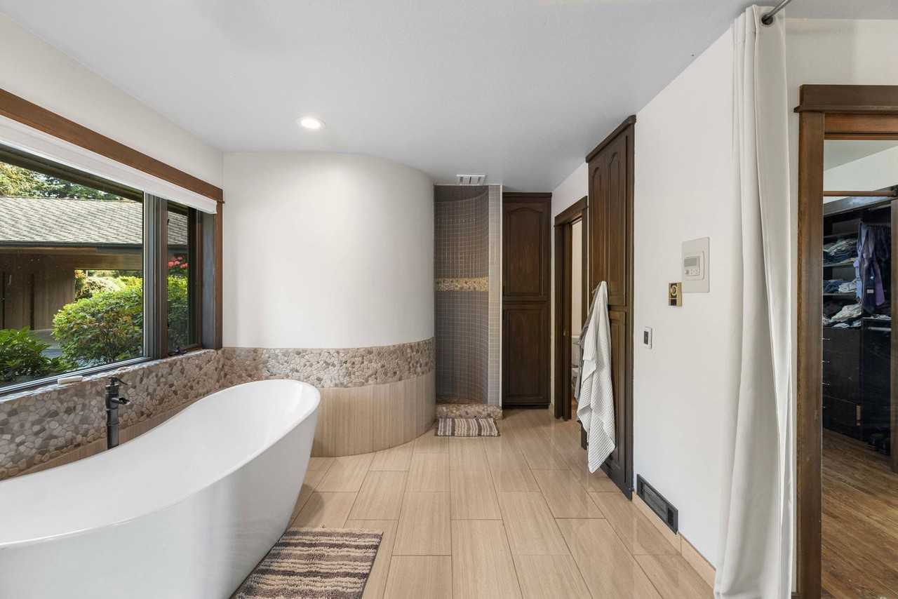 20479 Comet Ln - Photo 5 of 50