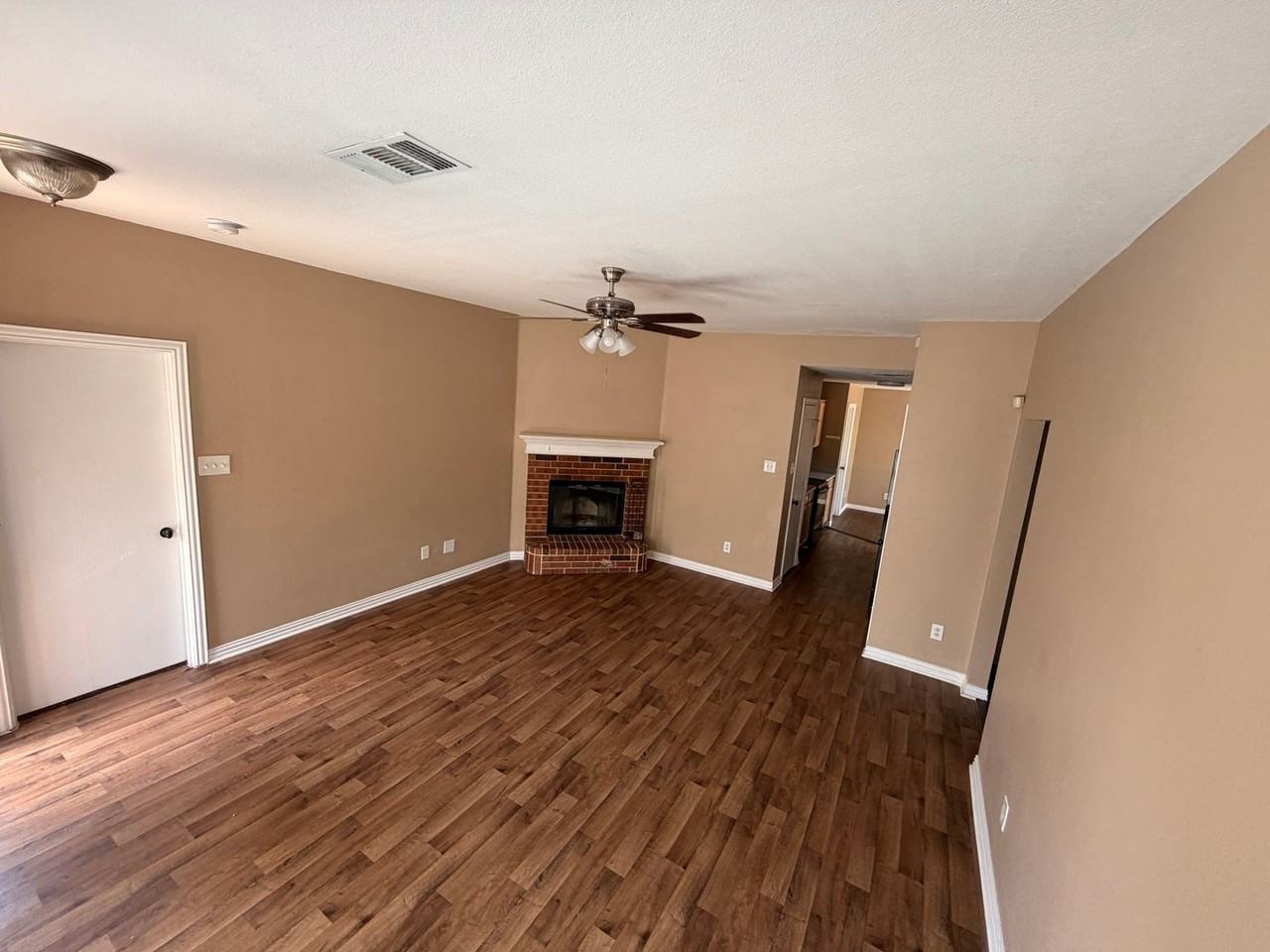 10504 Aransas Dr - Photo 4 of 25
