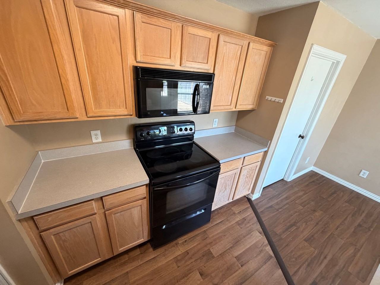10504 Aransas Dr - Photo 3 of 25