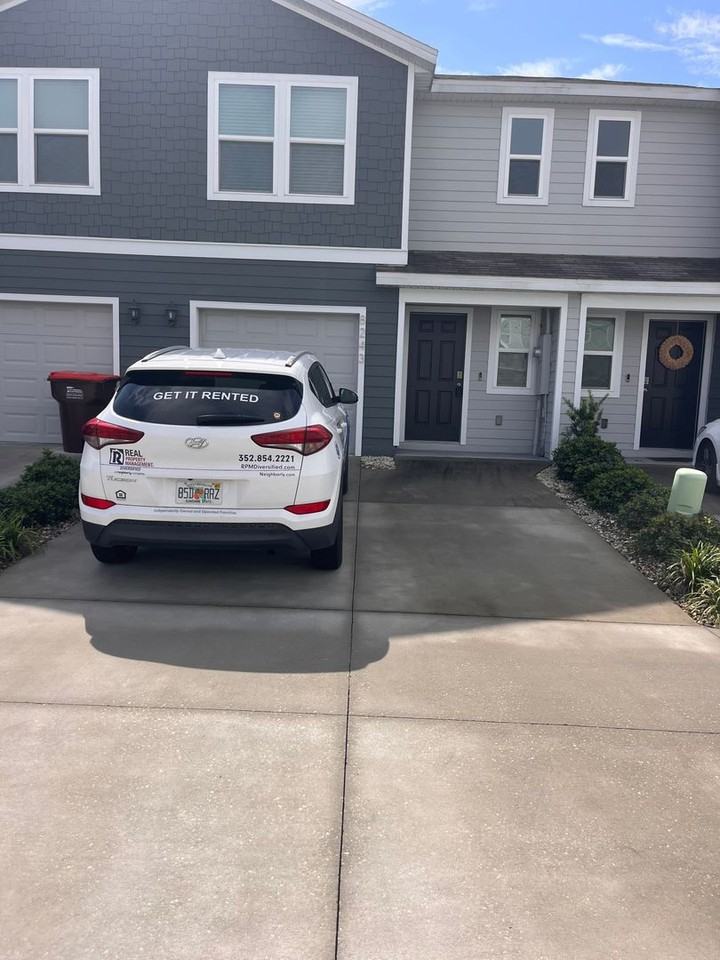 8243 Sw 67th Ave - Photo 3 of 28