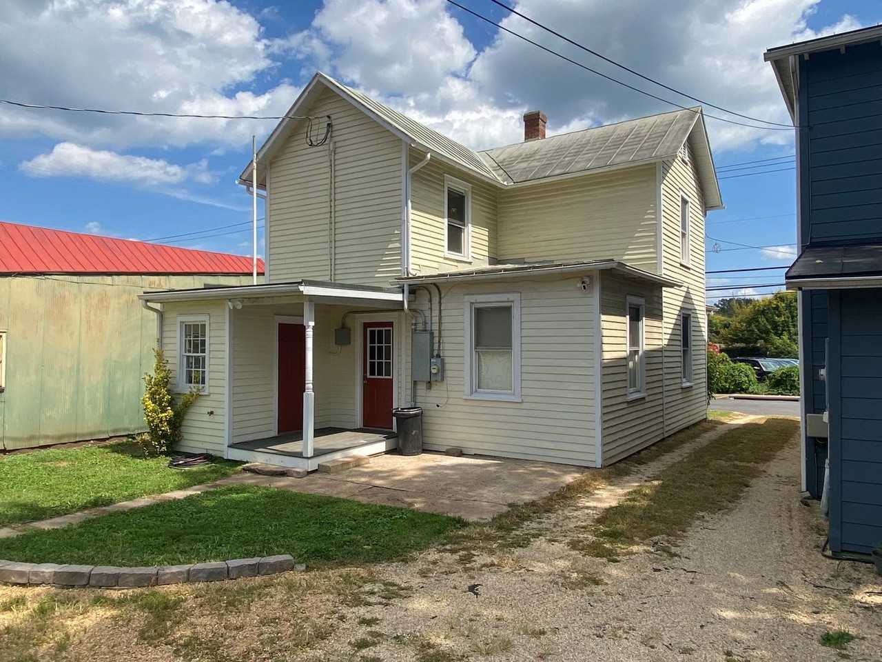 306 S East St - Photo 4 of 32