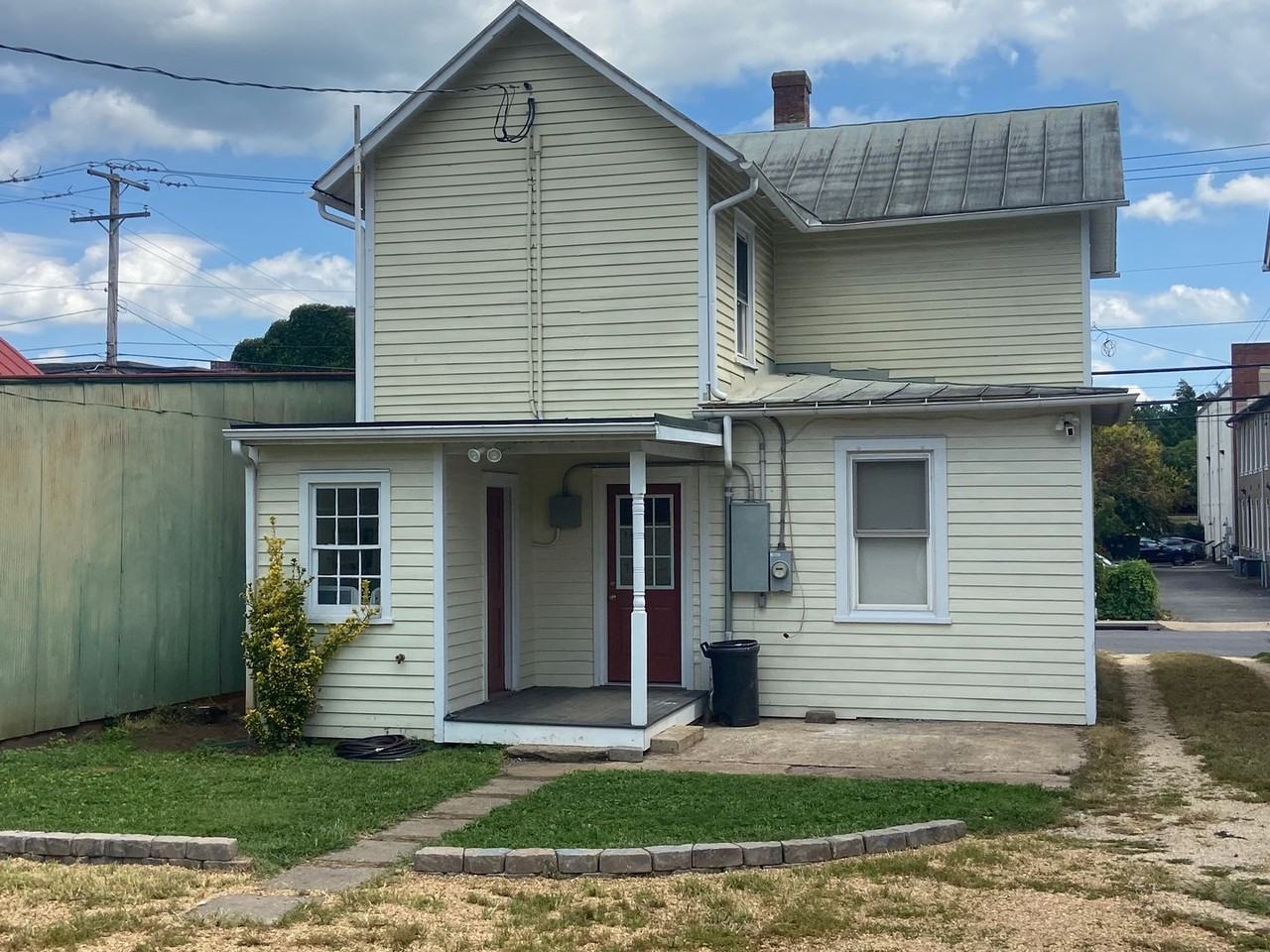 306 S East St - Photo 5 of 32