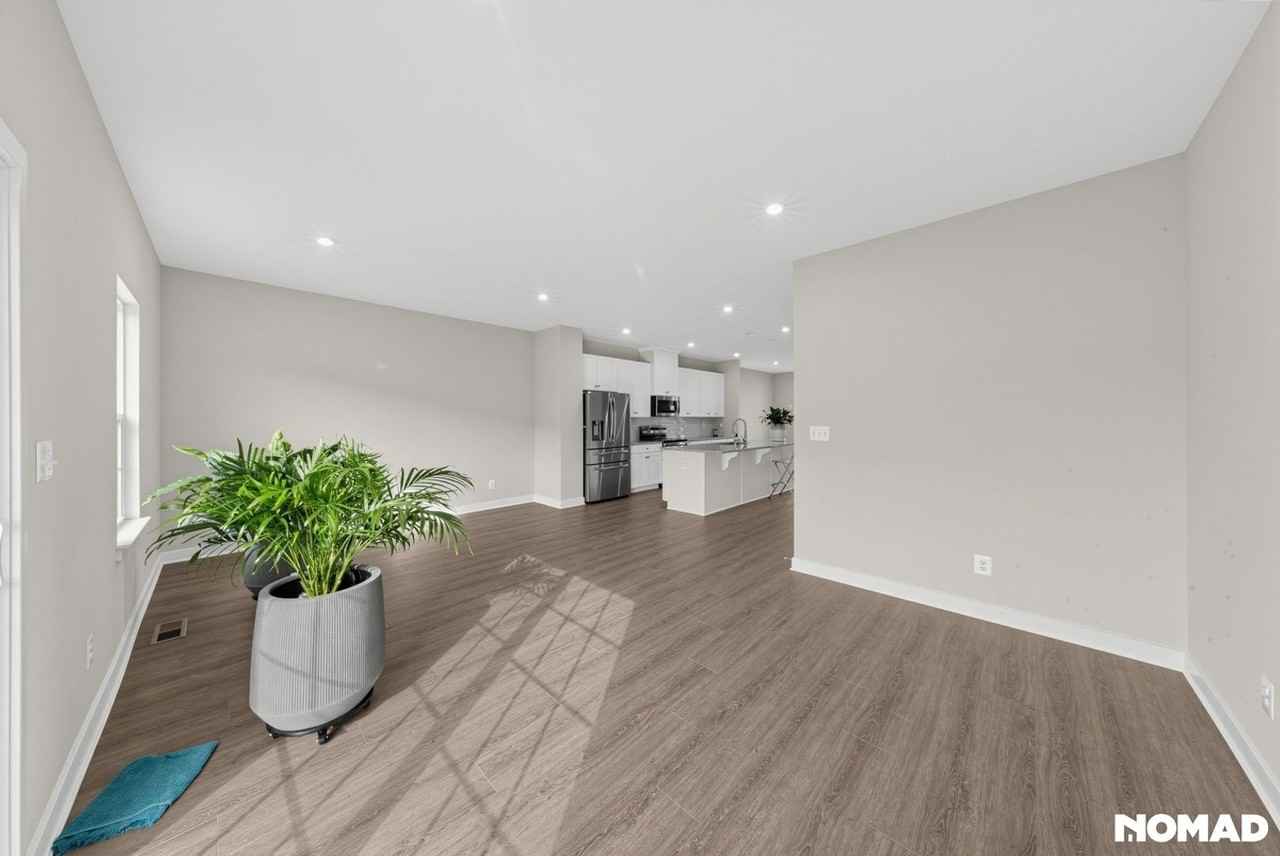 710 Rosemary Way - Photo 4 of 26