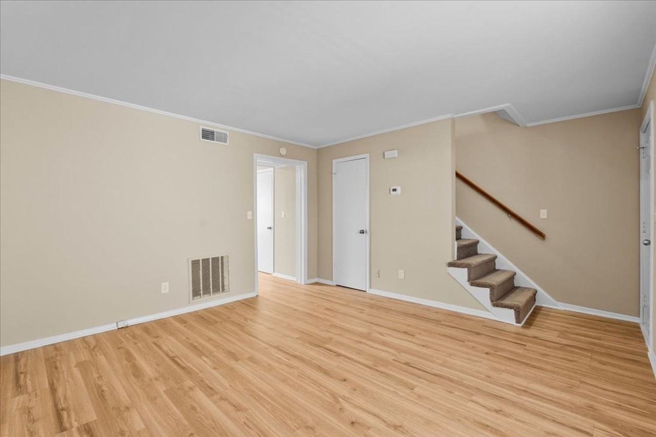 1628 Spring Garden St - Photo 4 of 19