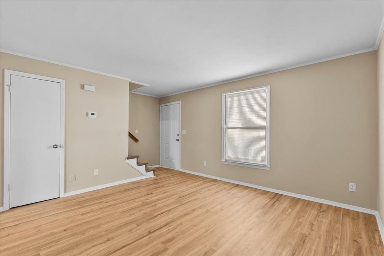 1628 Spring Garden St - Photo 5 of 19