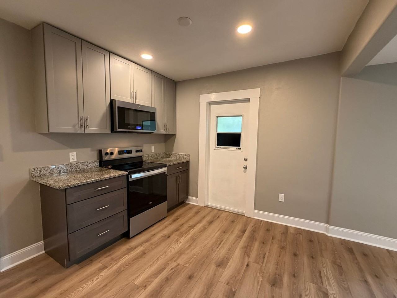 101 W Lemon St - Photo 5 of 14
