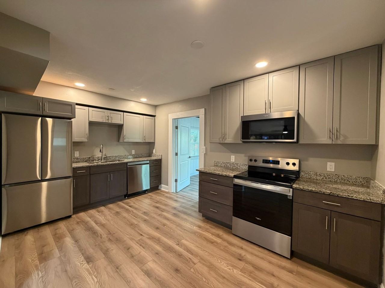 101 W Lemon St - Photo 6 of 14