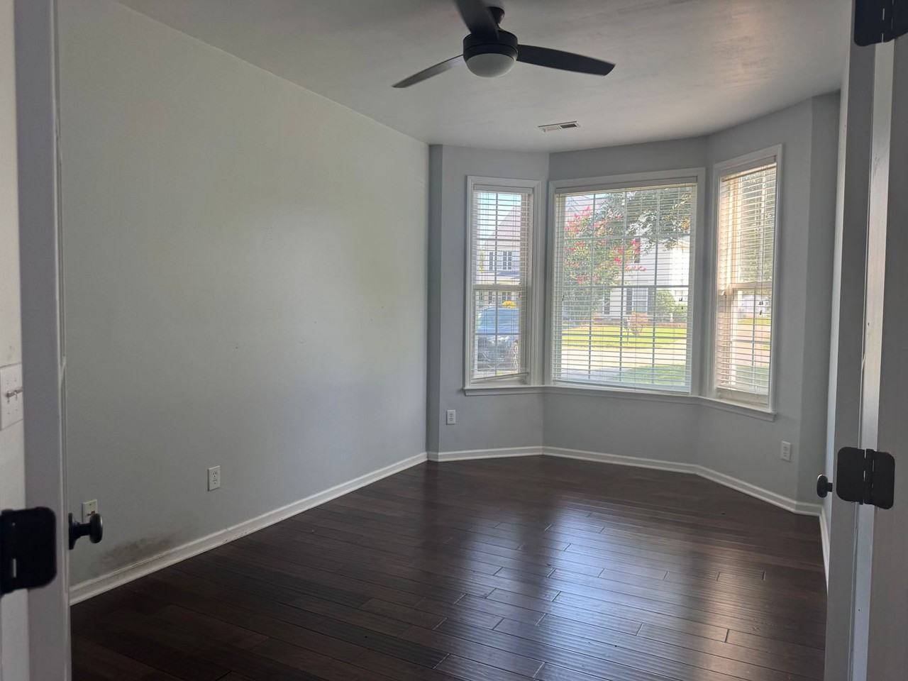 800 Pinkney Pl - Photo 3 of 30