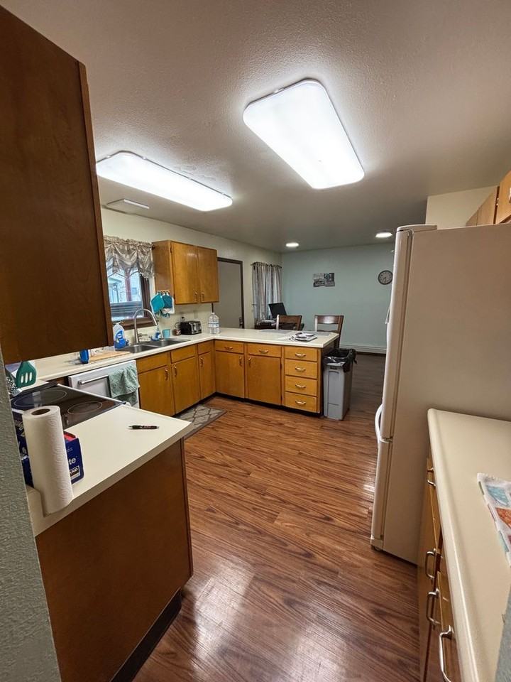 1249 Sutton Loop - Photo 5 of 23