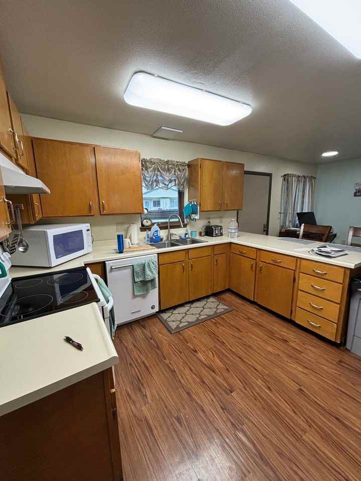 1249 Sutton Loop - Photo 6 of 23