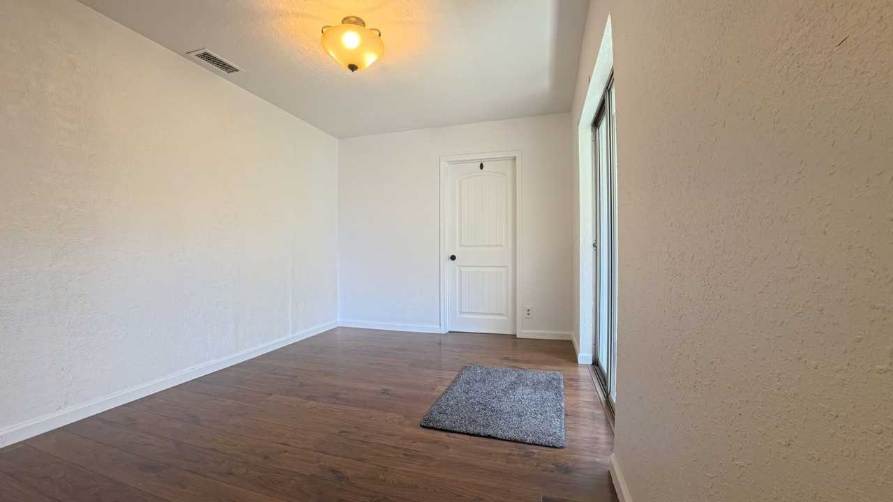 4416 10th St Nw - Photo 7 of 13