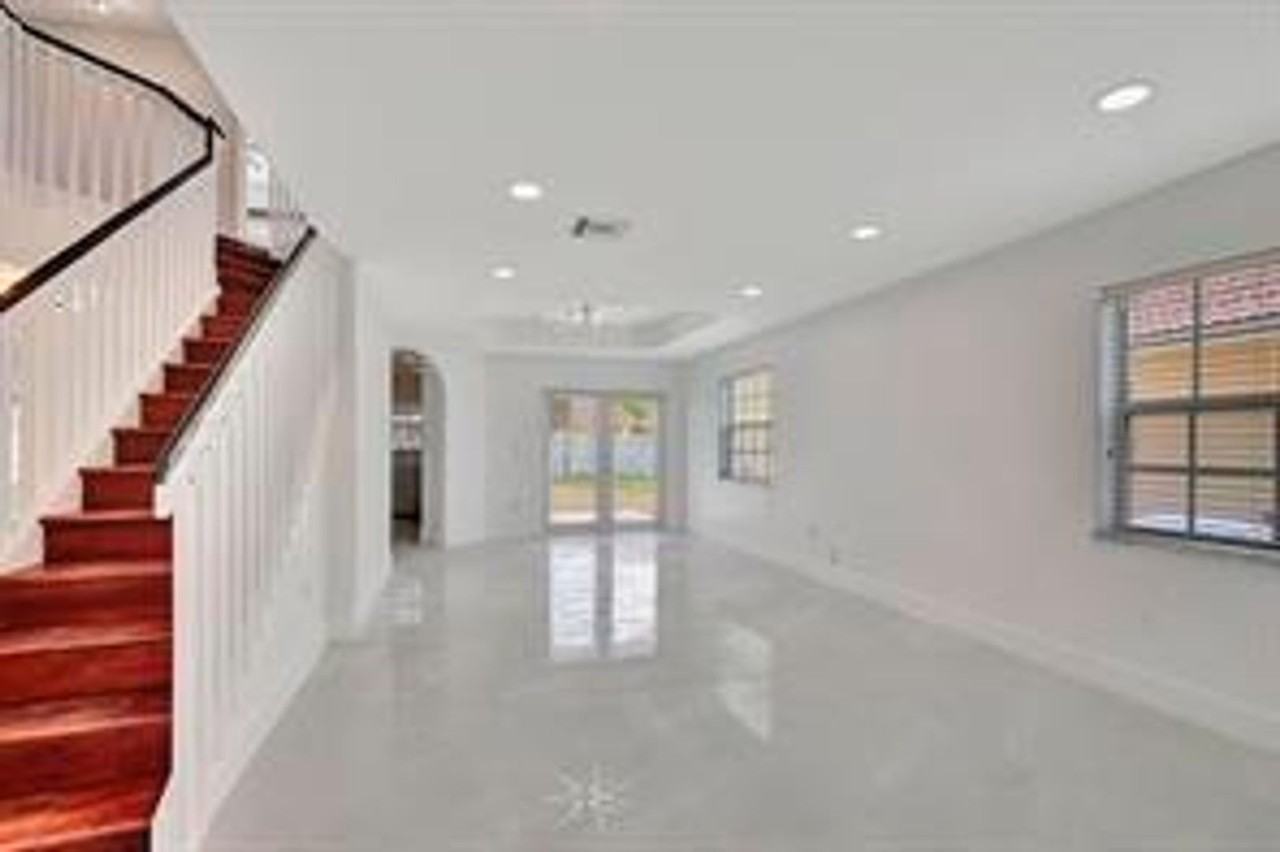 2410 Nw 137th Ter #2410 - Photo 4 of 22