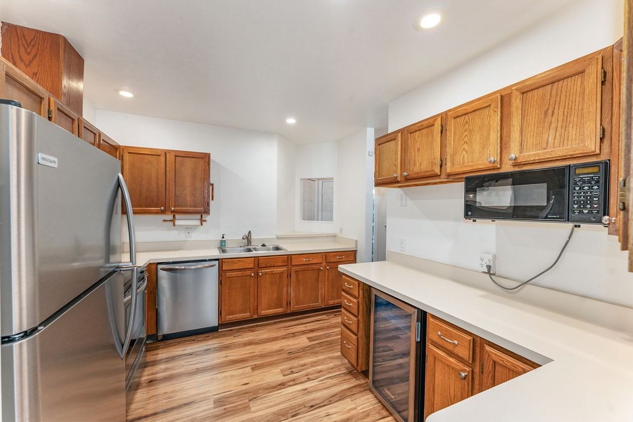 831 Nw 42nd Ter - Photo 4 of 29