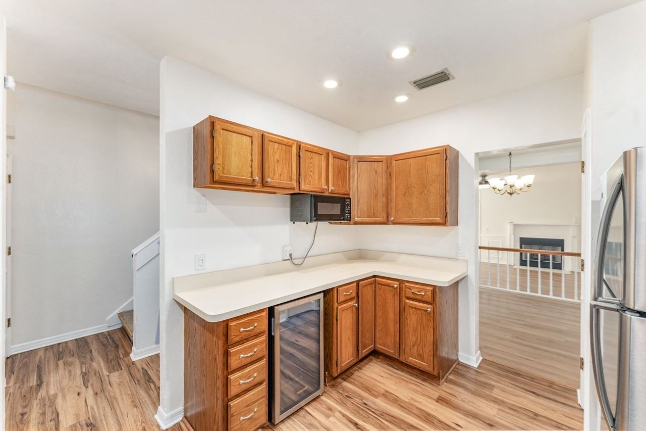 831 Nw 42nd Ter - Photo 5 of 29