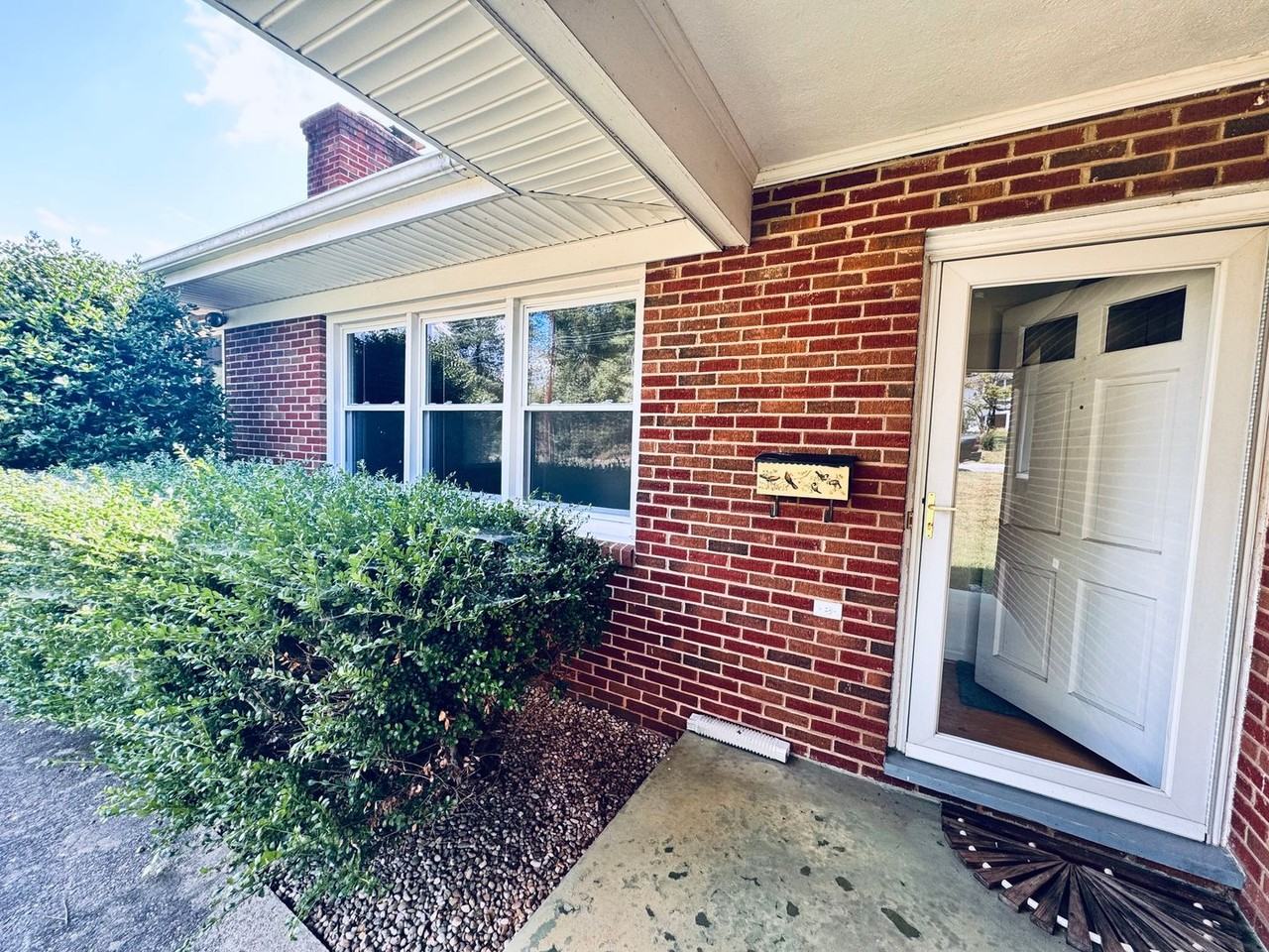 5712 Kanawha Rd - Photo 2 of 18