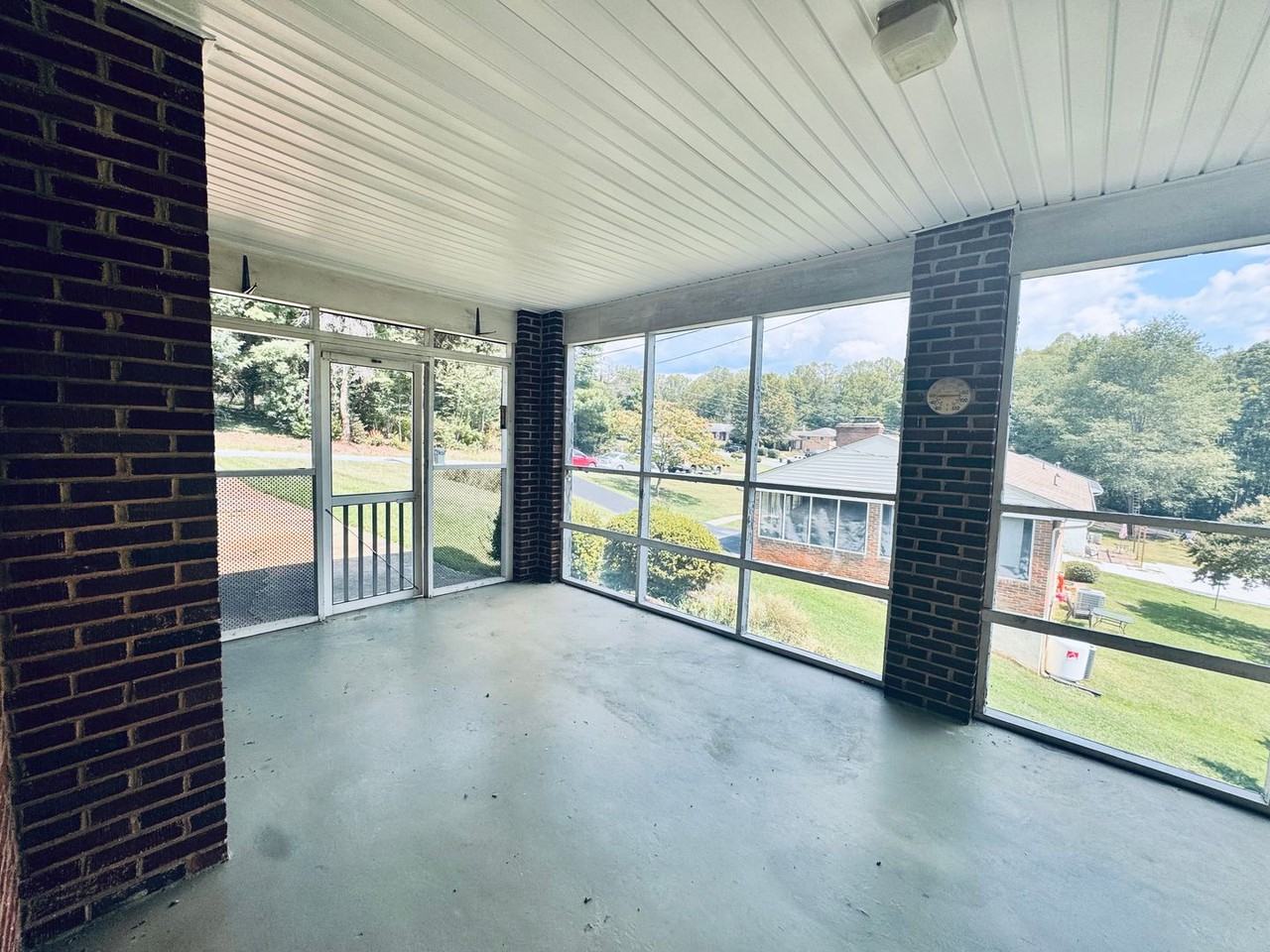 5712 Kanawha Rd - Photo 6 of 18