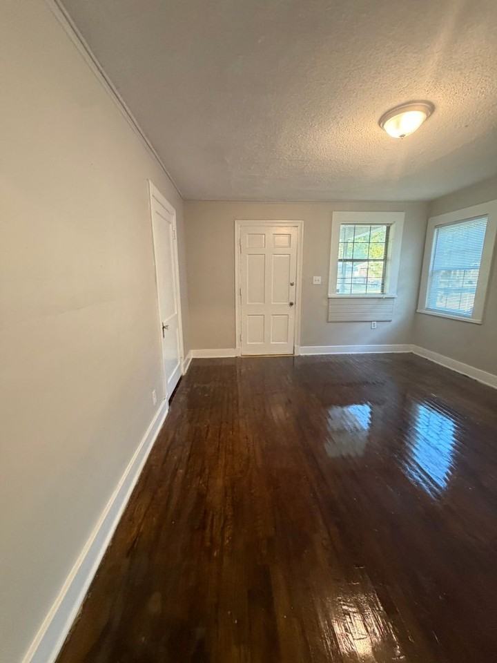 1833 Walker Ave - Photo 6 of 12
