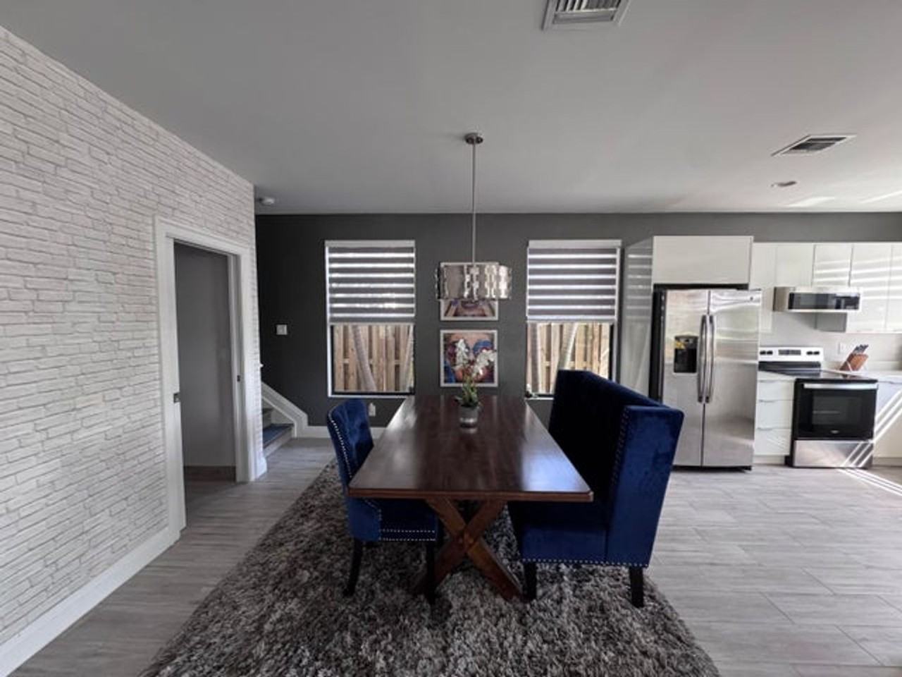 1101 Ne 3rd Ave - Photo 2 of 11