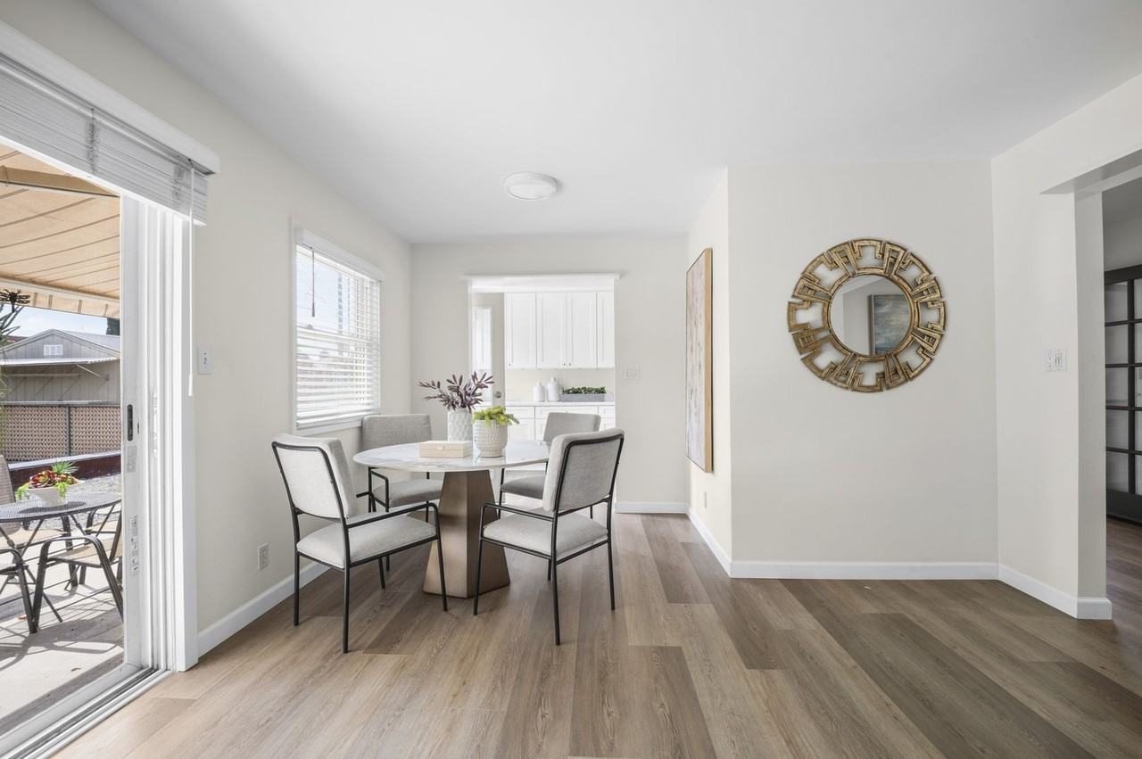 902 N Mohawk Ave - Photo 3 of 11