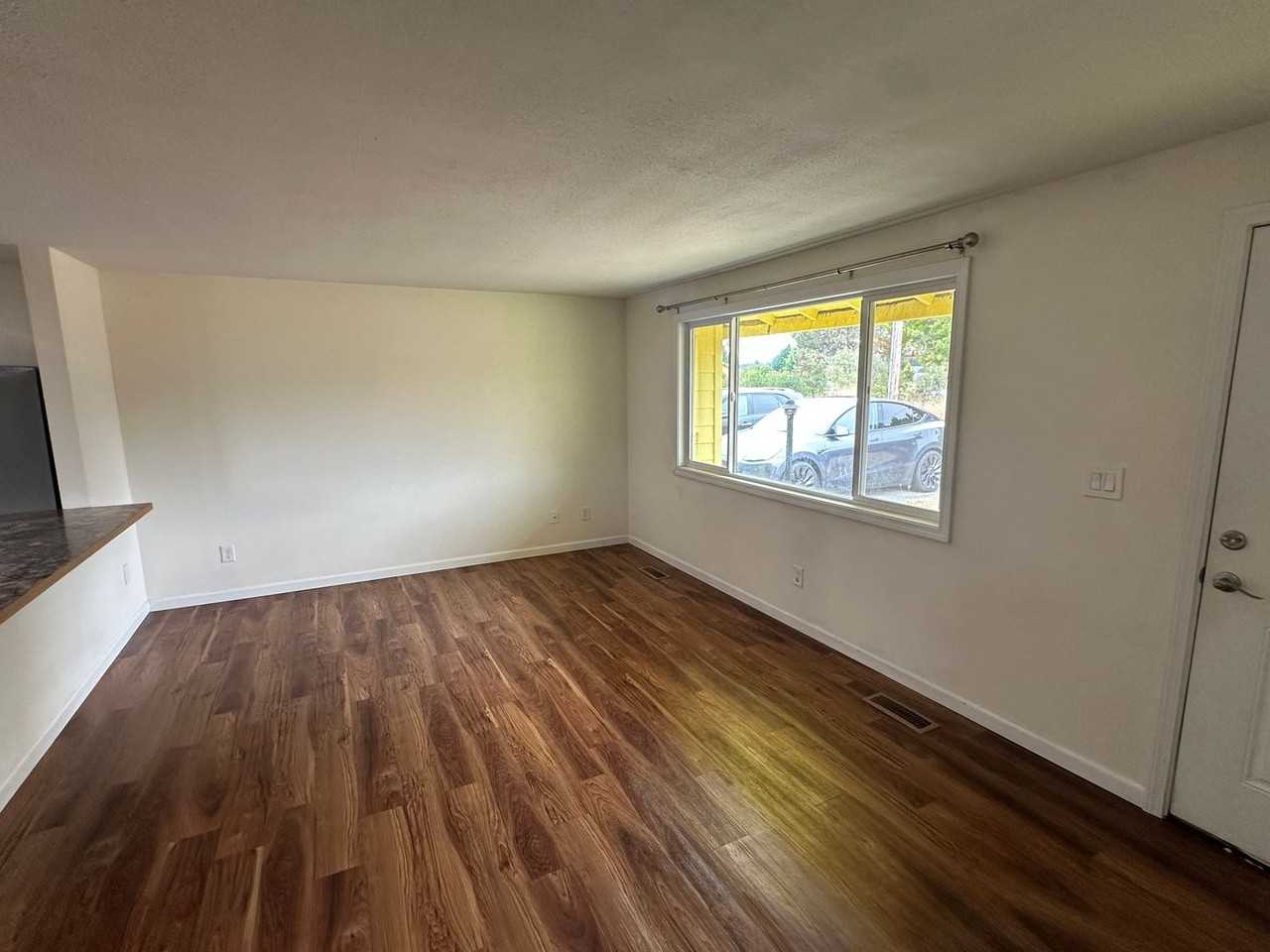 1307 Sprague St Nw - Photo 4 of 15