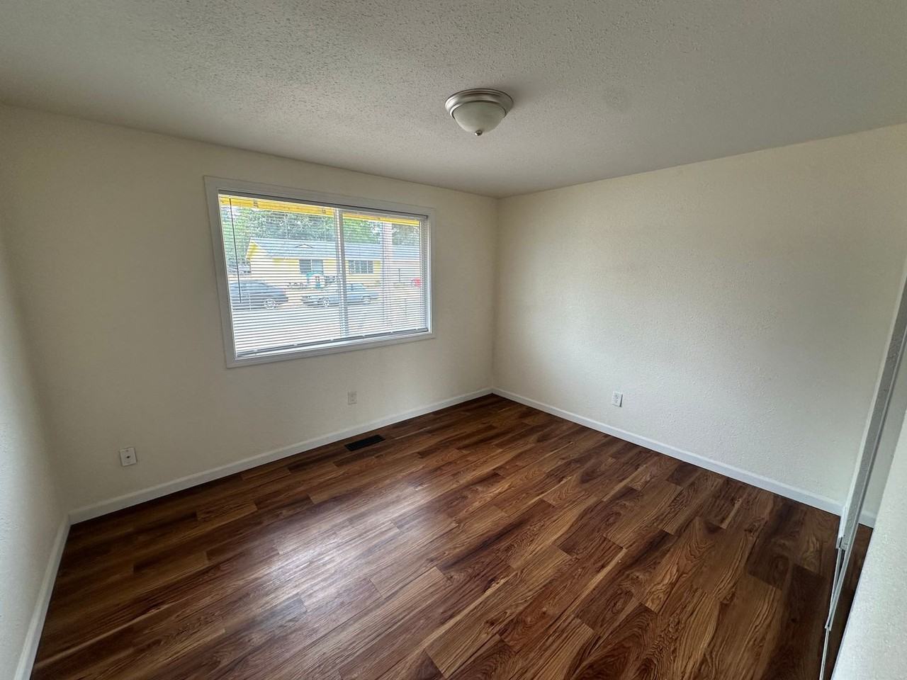 1310 Sprague St Nw - Photo 4 of 14