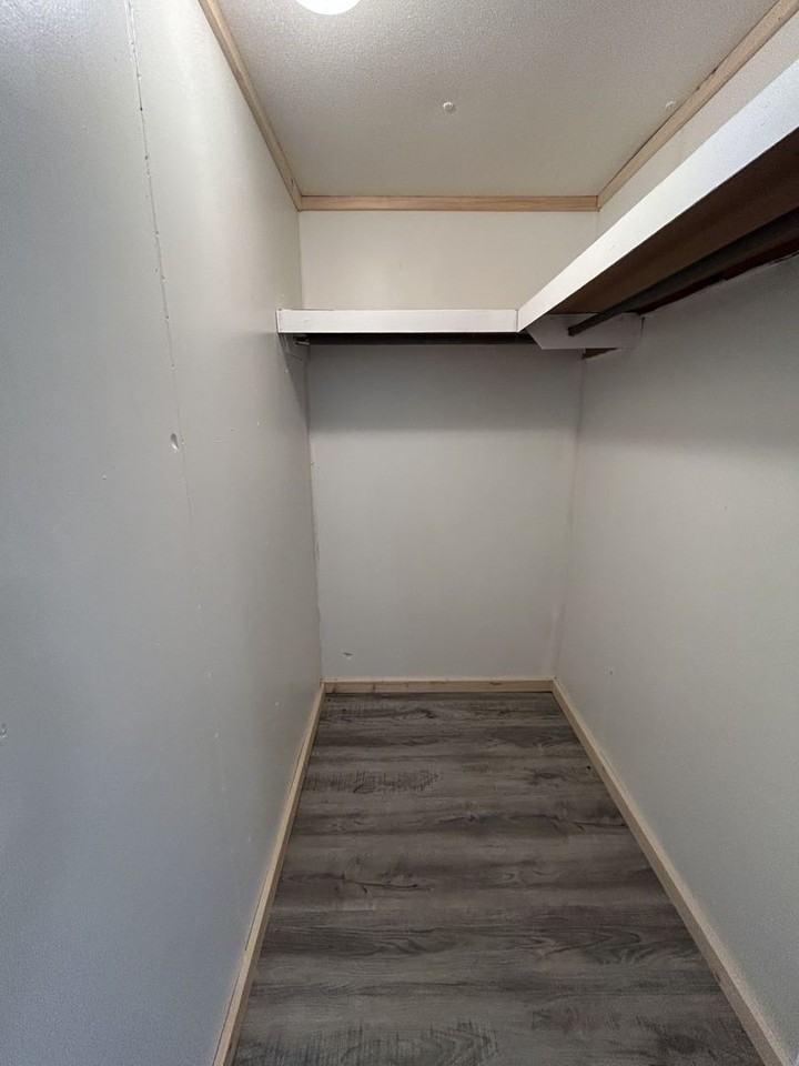 627 W 8th - Photo 6 of 23