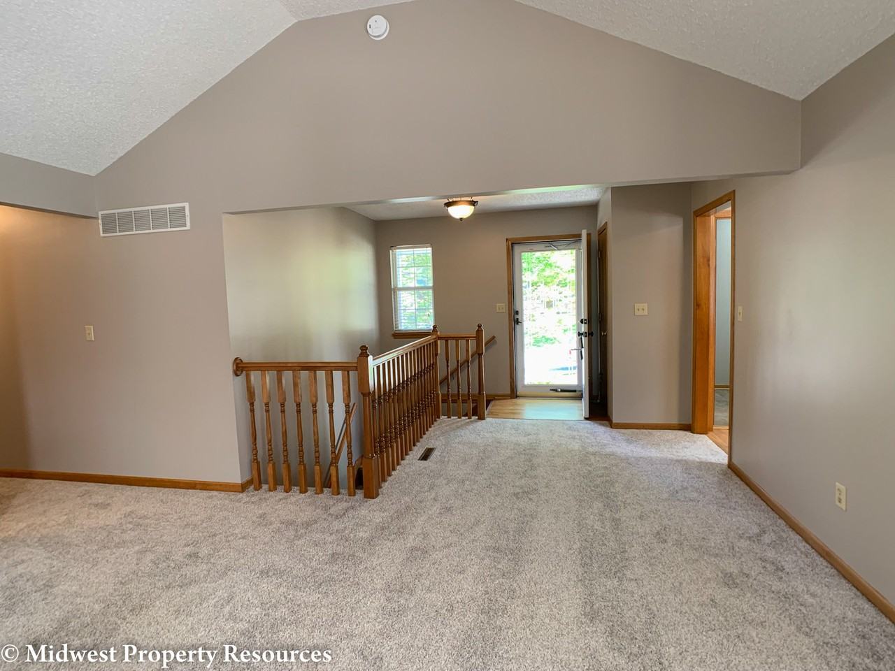 1216 Sw Southgate Dr - Photo 4 of 32