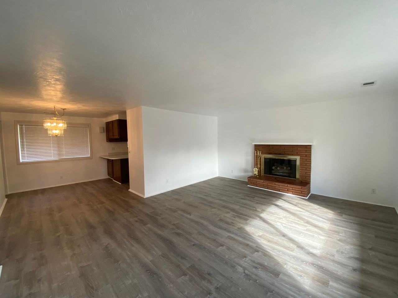 1914 Lomond Ave - Photo 3 of 33