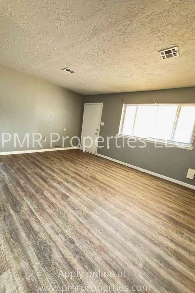 409 Nw Glendale Dr - Photo 2 of 11