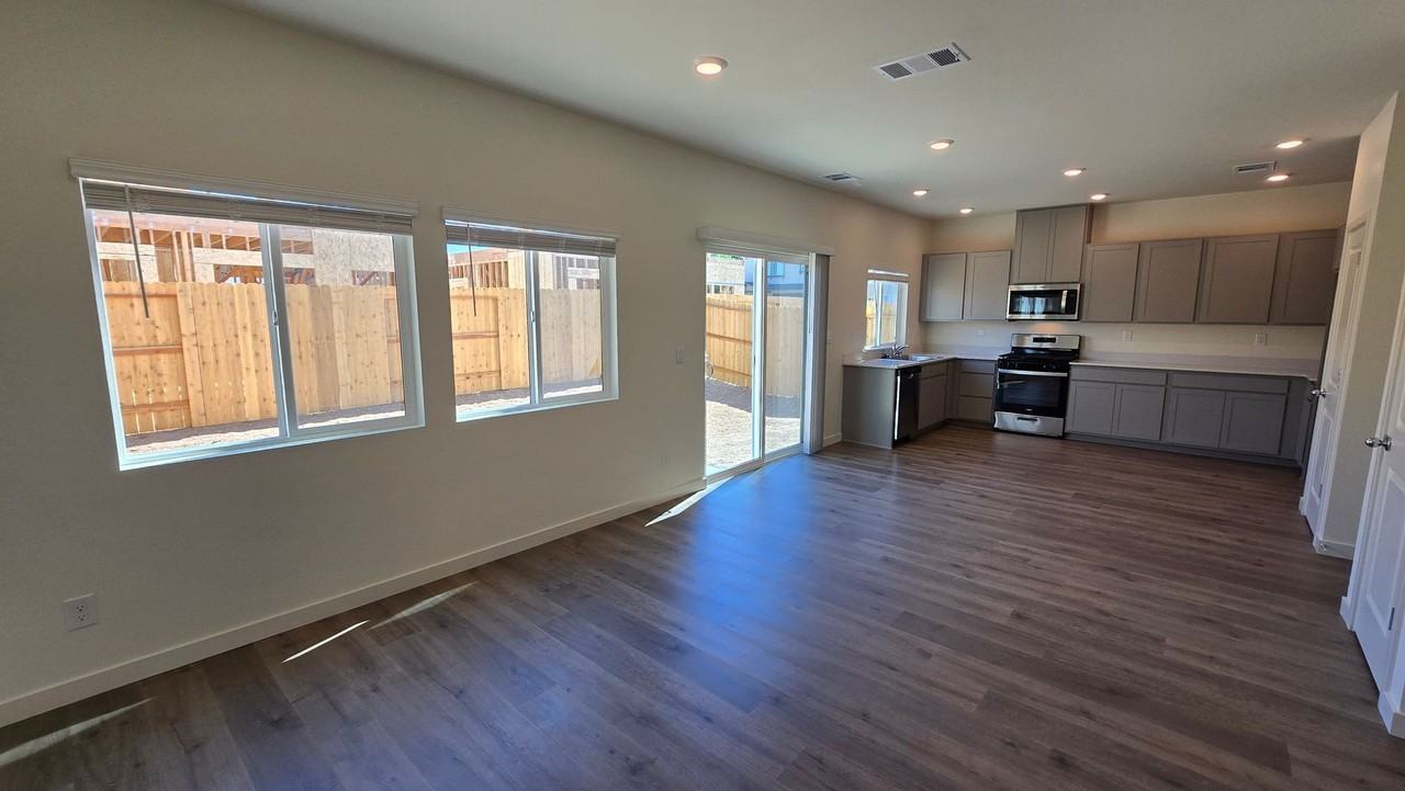 7782 Lone Prairie Rd - Photo 3 of 27